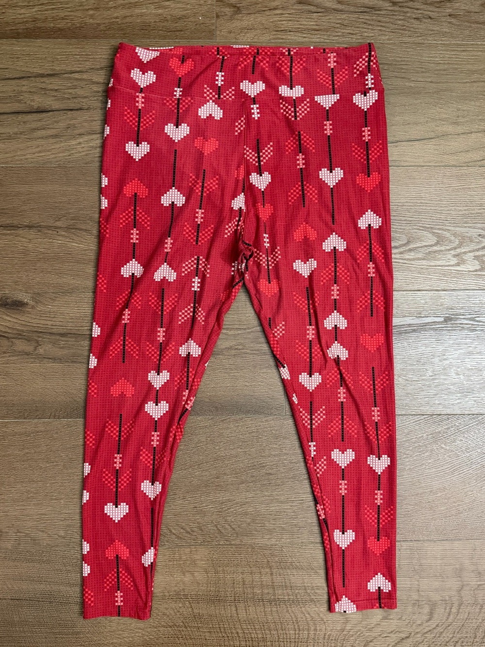 LuLaRoe Red Heart & Arrow Print Leggings